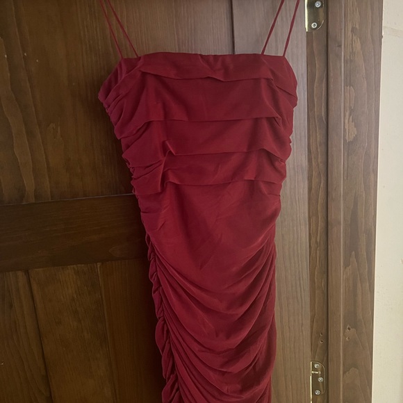 Dress red - Picture 2 of 2